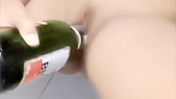 Main Botol Hingga Muncrat Di Luar