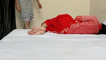 Sasur Ji Memeluk Chut Ketat Bahu Dengan Penuh Gairah