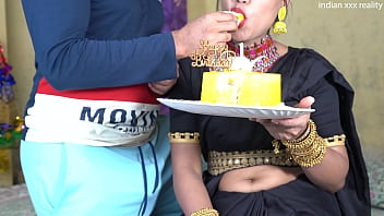 Pesta Seks Ultah India Yang Menggairahkan Dalam Bahasa Hindi