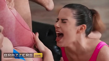 Brazzers – Sesi Yoga Keira Croft Dan Chanel Camryn Berubah Jadi Pesta Basah-basahan Dengan Mick Blue