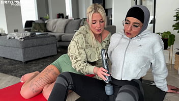 Emily Mengajari Aaliyah Berhijab Cara Bersantai Usai Latihan Di Gym