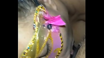 Sundalanku Yang Sedang Memerah Susu
