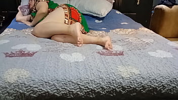 Anak Tiri India Menggoyang Ibu Tirinya