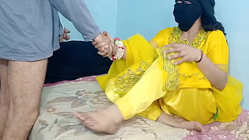 Desi Bhabhi Berbaju Kuning Ngentot Gila Posisi Cowgirl Dan Reverse Cowgirl Tanpa Kondom