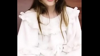 Mimi Mungil Putih Super Imut Si Putri Penyihir Dengan Keindahan Merah Jambu Yang Menggoda