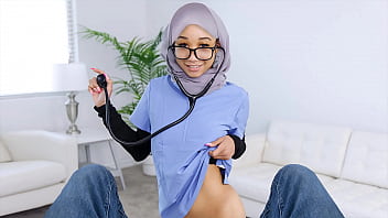 Perawat Berhijab Rela Ditiduri Pasiennya Untuk Uji Performa Seksual Hingga Tuntas! – Hijablust