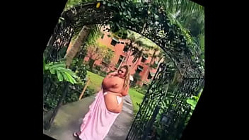 Minggu Ini Aku Ke Boston, Nggak Sabar Kamu Lihat Konten Baruku! Sambil Nunggu, Cek Dulu Foto-foto Seksi Dari Hawaii…