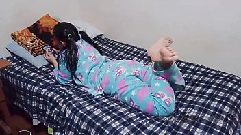 Tetangga Seksi Dalam Piyama Memperlihatkan Celana Dalam Dan Kami Bercinta Sebelum Ketahuan, Rumah Sedang Sepi Jadi Aku Manfaatkan Kesempatan Itu