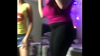 Tarian Seksi Selebgram Indo Yang Bikin Greget