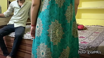 Desi Bhabhi Sendirian Di Rumah Dan Dihardik Pussy-nya Oleh Devar Ji, Video Hot India Dengan Audio Hindi