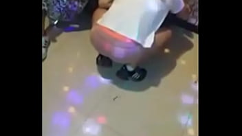Karaoke Goyang Hot: Gadis Cantik Melepas Celana Dalam Di Ruang Karaoke – Ddalja.com