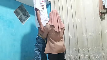 Murid Menggoda Bu Guru Di Kamar Setelah Jam Pelajaran Usai