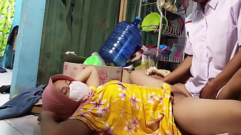 Diajak Main Sama Ibu Tiri Sebelum Berangkat Sekolah
