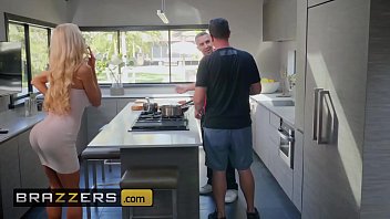 Kisah Nyata Istri – (courtney Taylor, Keiran Lee) – Courtney Memberikan Bantuan Spesial – Brazzers