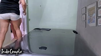 Desahan Chika Toge, Gadis Berhijab Di Ruang Pijat
