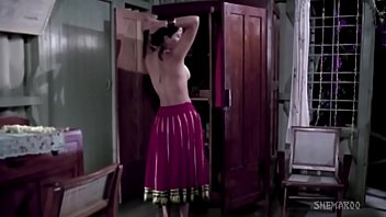 Kumpulan Adegan Terbuka Artis India Yang Menggoda