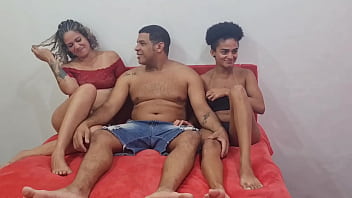 Mamãe E Filhinha Levam Rola No Rabo