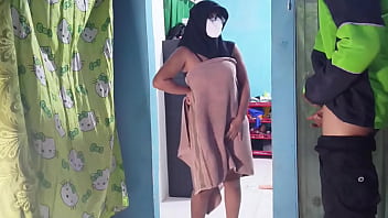 Ketahuan Ojol Saat Lagi Asyik Ngesex Sendiri