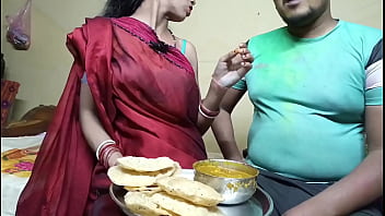 Pertama Kali Rayakan Holi Dengan Istri Tetangga Yang Menggoda