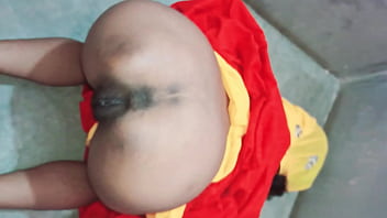 Pesta Haldi Di Desa India Yang Menggoda