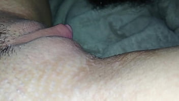 Mengisap Memek Tante Tiriku Sampai Dia Klimaks